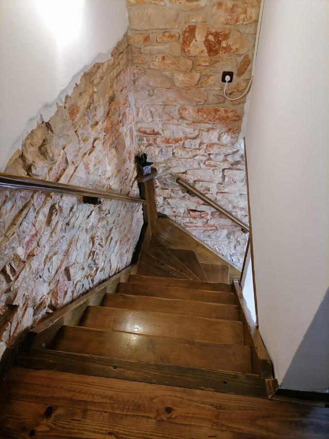 Mala Kuca Sa Velikim Grijanim Bazenom Antonio Villa Šišan Dış mekan fotoğraf